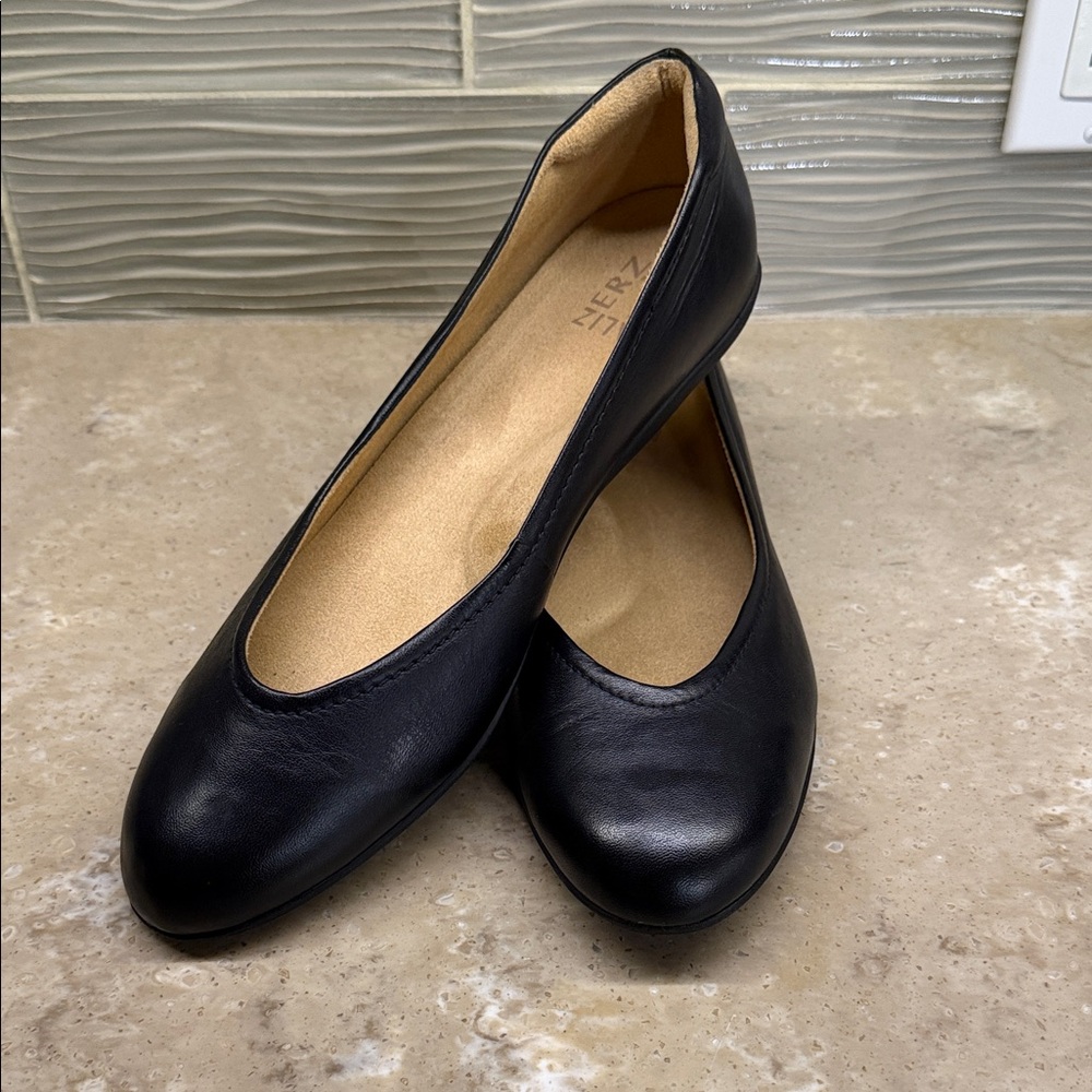 Naturalizer Black Leather Women's Flats